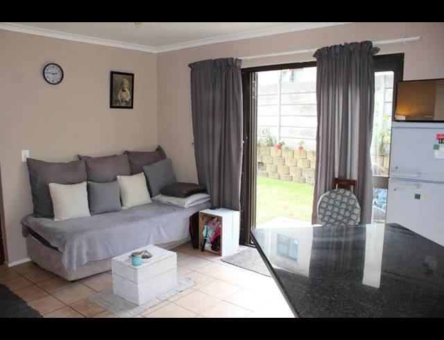 2 BEDROOM PROPERTY TO RENT IN DE TIJGER